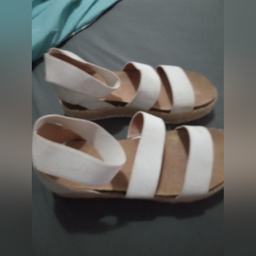 Women's size 7 sandals